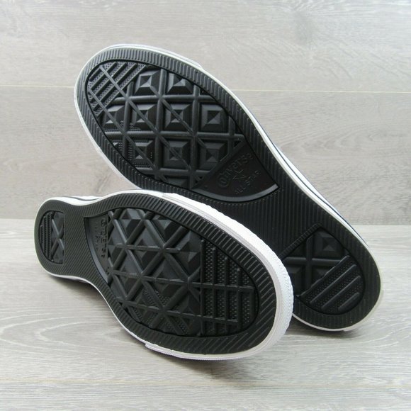 Converse x Bugs Bunny Chuck Taylor All Star HI Top - Picture 10 of 10